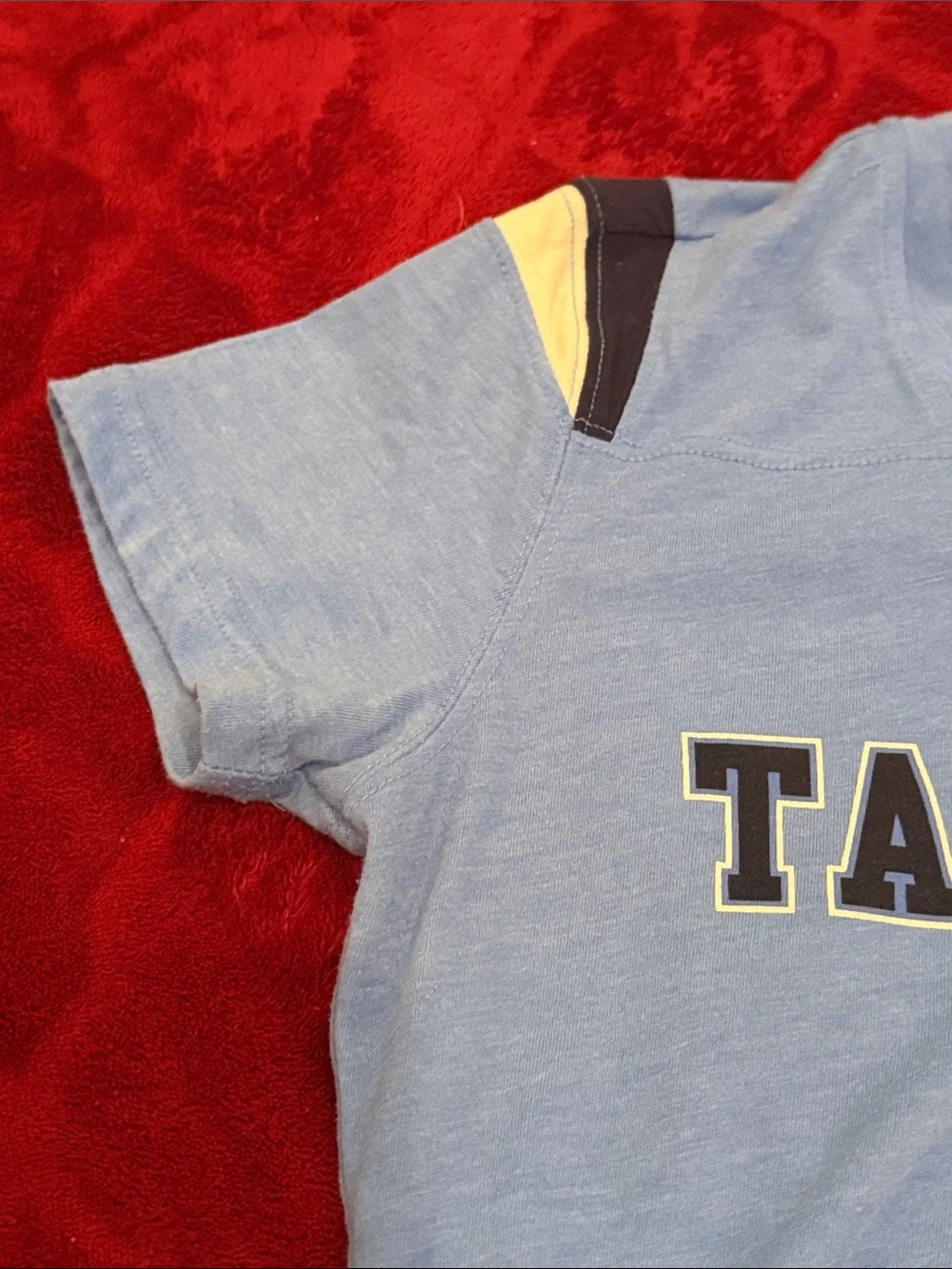 Nike Medium Sport UNC at Chapel Hill College Apparel Tee Tar Heels V‑Neck Womens